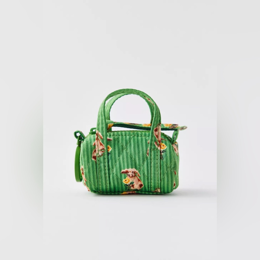 Urban Outfitters Vera Bradley UO Exclusive Original Duffle Bag Charm - Picture 2 of 3